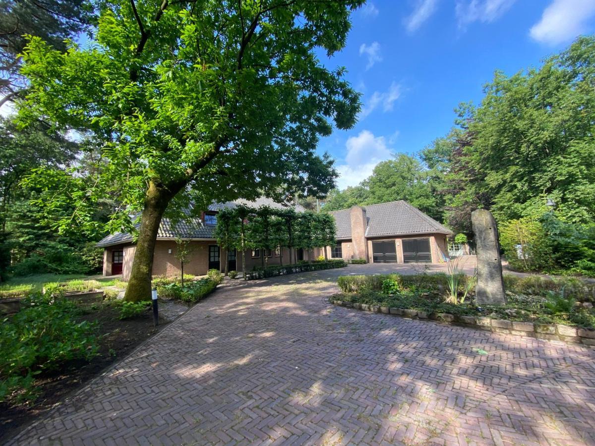 Sjieke Gezellige Villa In Het Bos Lieshout Exteriör bild